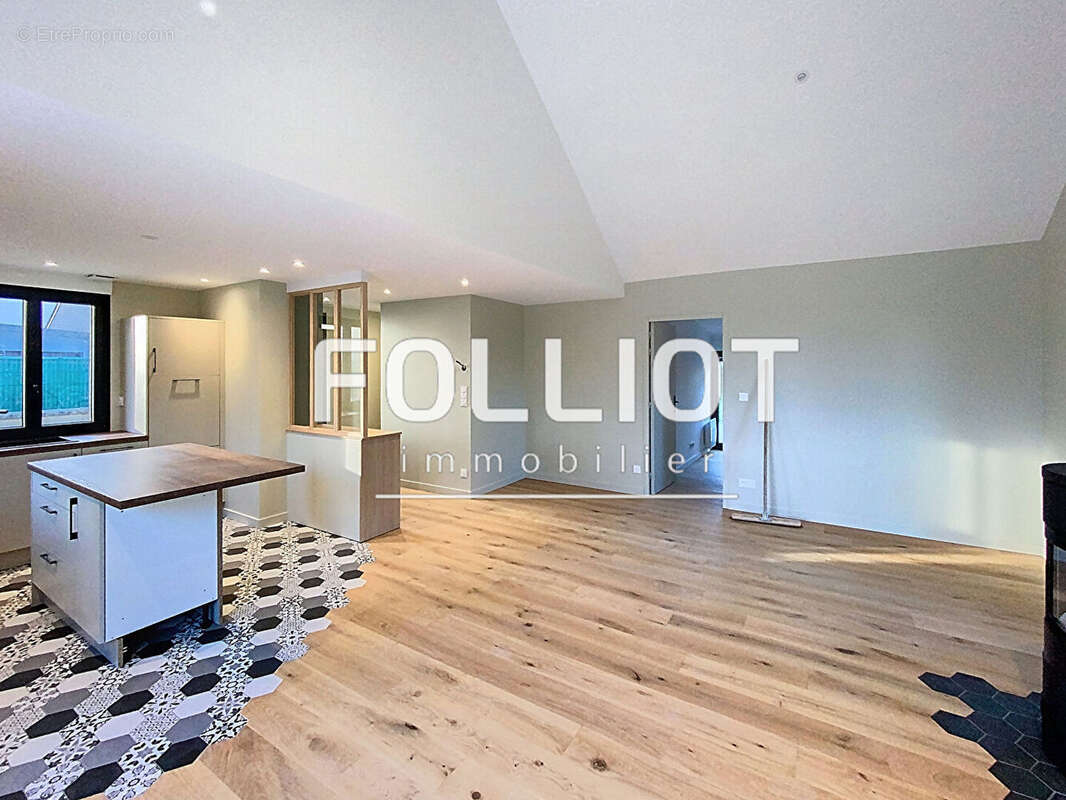 Maison à SAINT-PAIR-SUR-MER