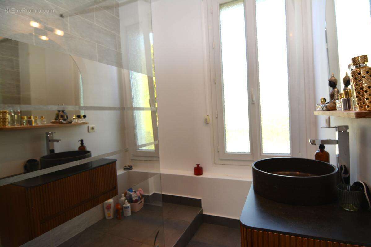 Maison à VILLENEUVE-LE-ROI