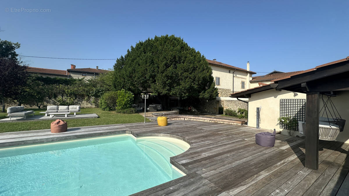 Maison à FLEURIEUX-SUR-L'ARBRESLE