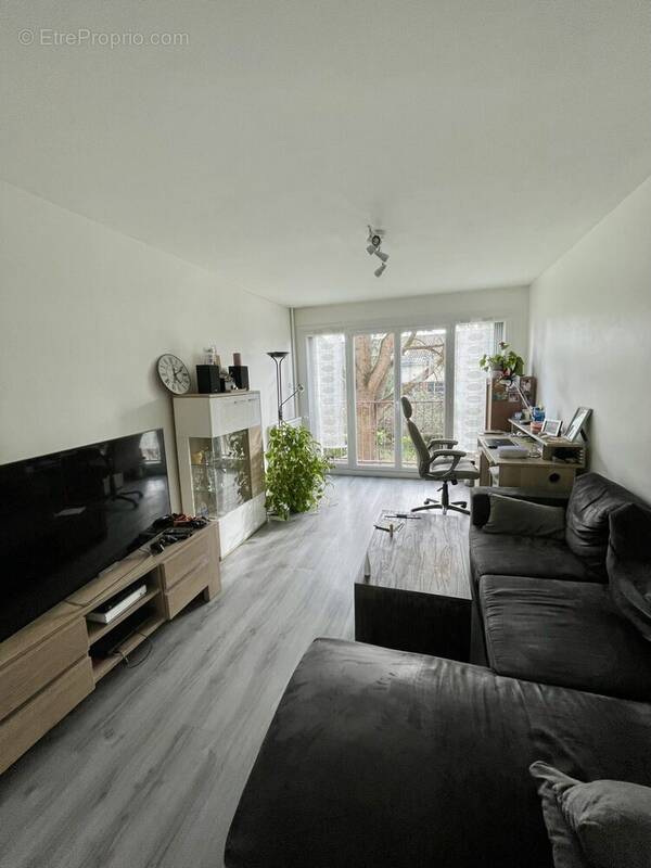 salon-séjour - Appartement à PERIGUEUX