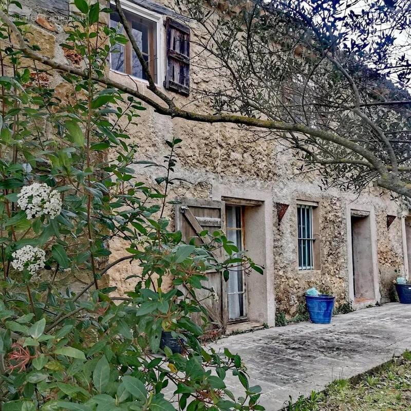 Maison à ENTRECASTEAUX