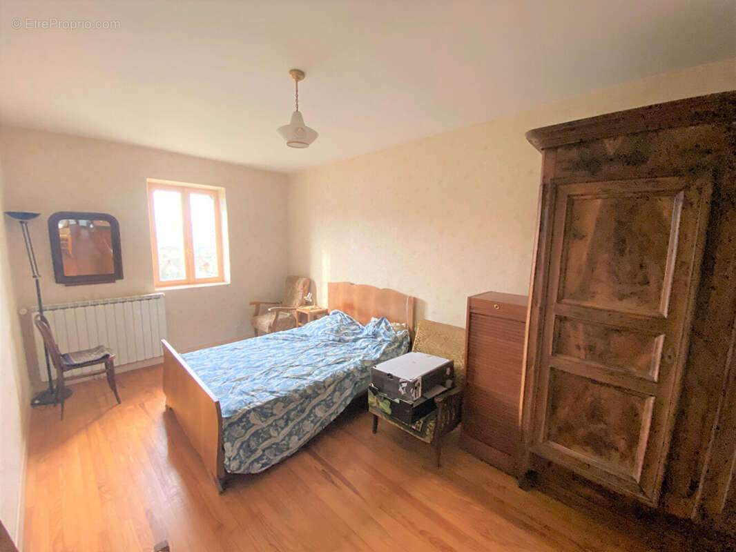 Maison à CHINDRIEUX