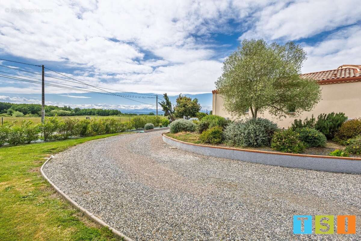 Maison à MONDAVEZAN