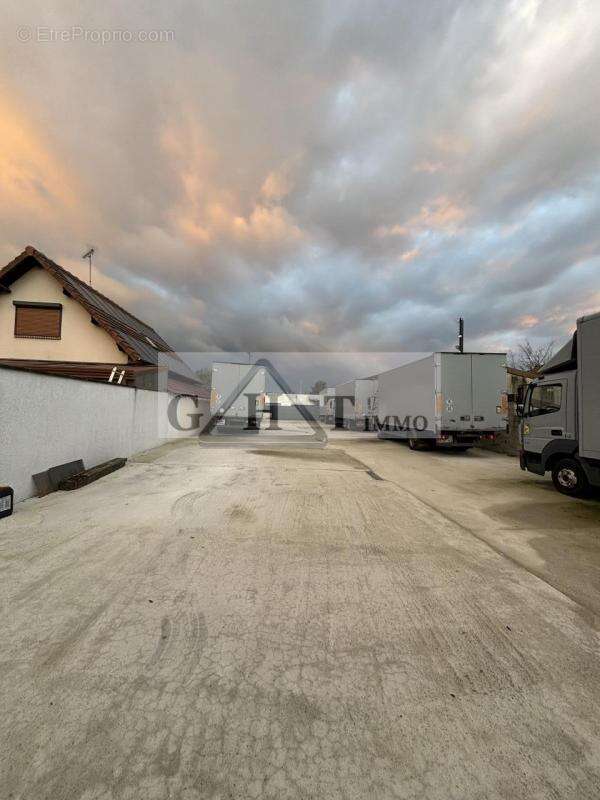 Terrain à VIRY-CHATILLON