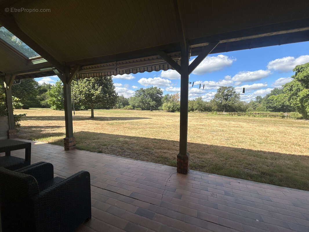 Propriété 2,2 ha avec étang, ancien corps de ferme, parc aboré, prairie - photo 17