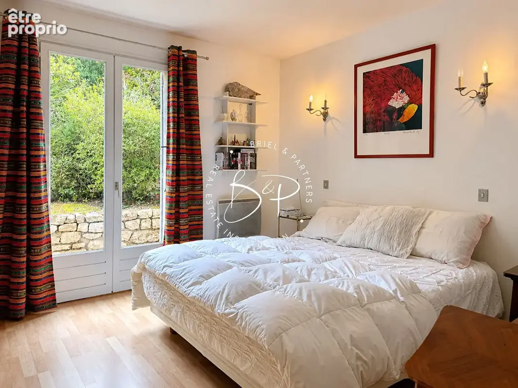 LORGUES ? Propriété avec vue dominante, piscine et appartement indépendant - photo 13