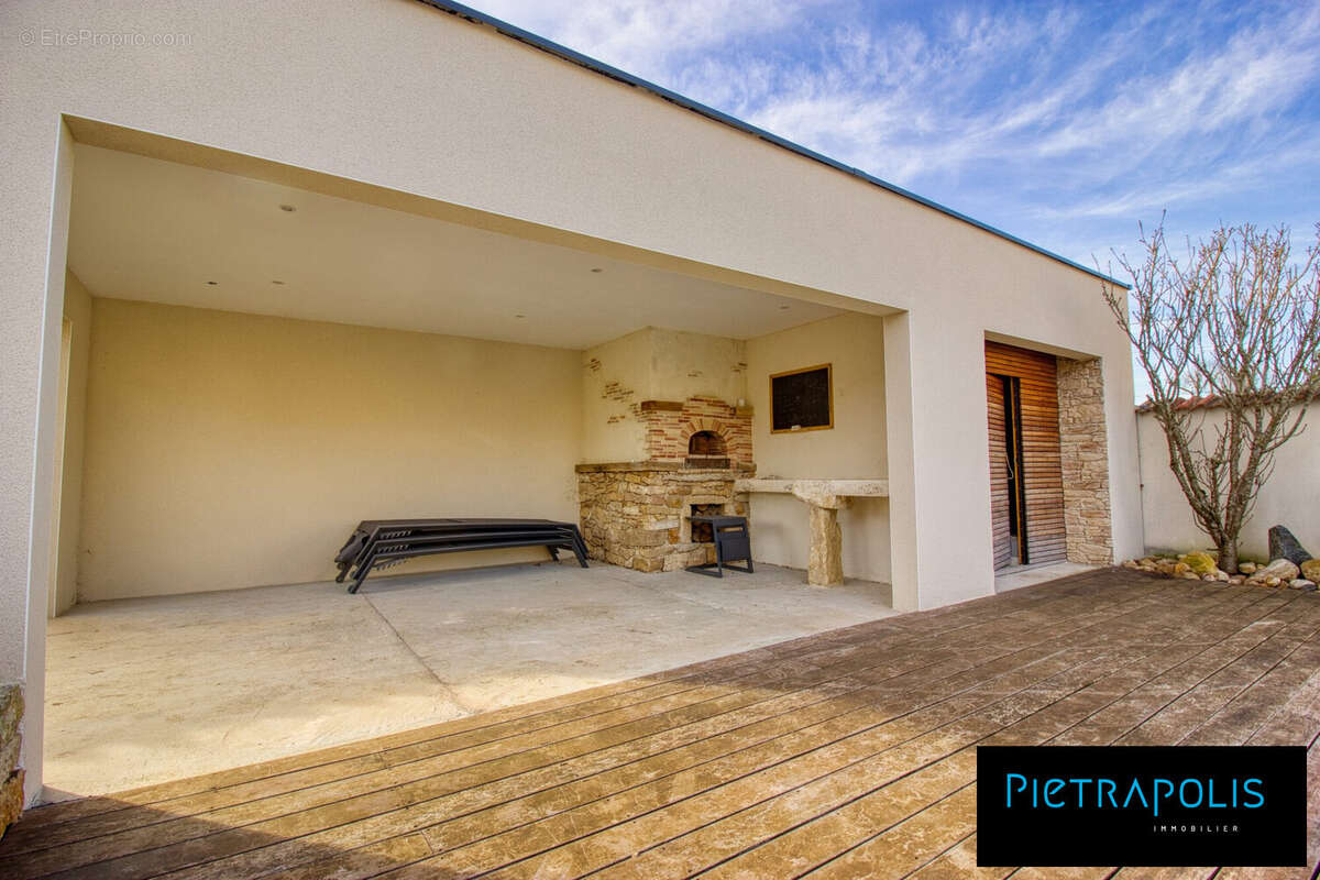 Maison 137 m² à Peyzieux-Sur-Saone  - photo 3