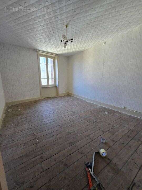 Maison familiale à rénover - 250 m² habitables Grand garage - photo 7
