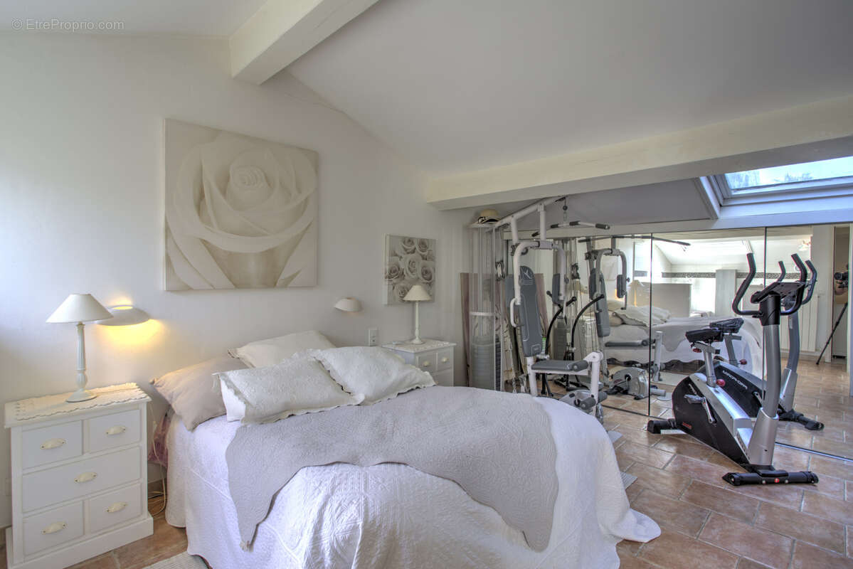  superbe villa proche de st-tropez  1 272 000 € - photo 12