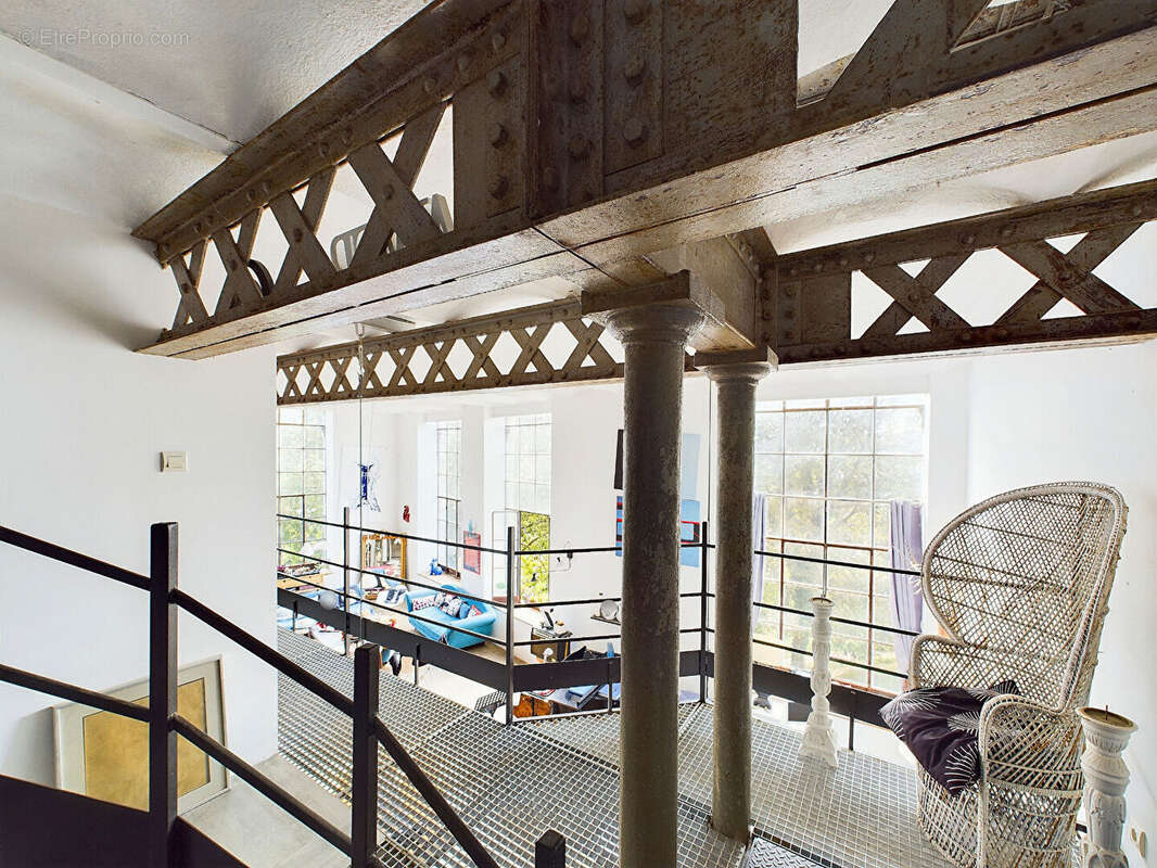 Loft de 245m²  sur 3 plateaux d'ans une ancienne filature  sur parcelle de 900m² situe a villeneuve de berg 07170 - photo 2