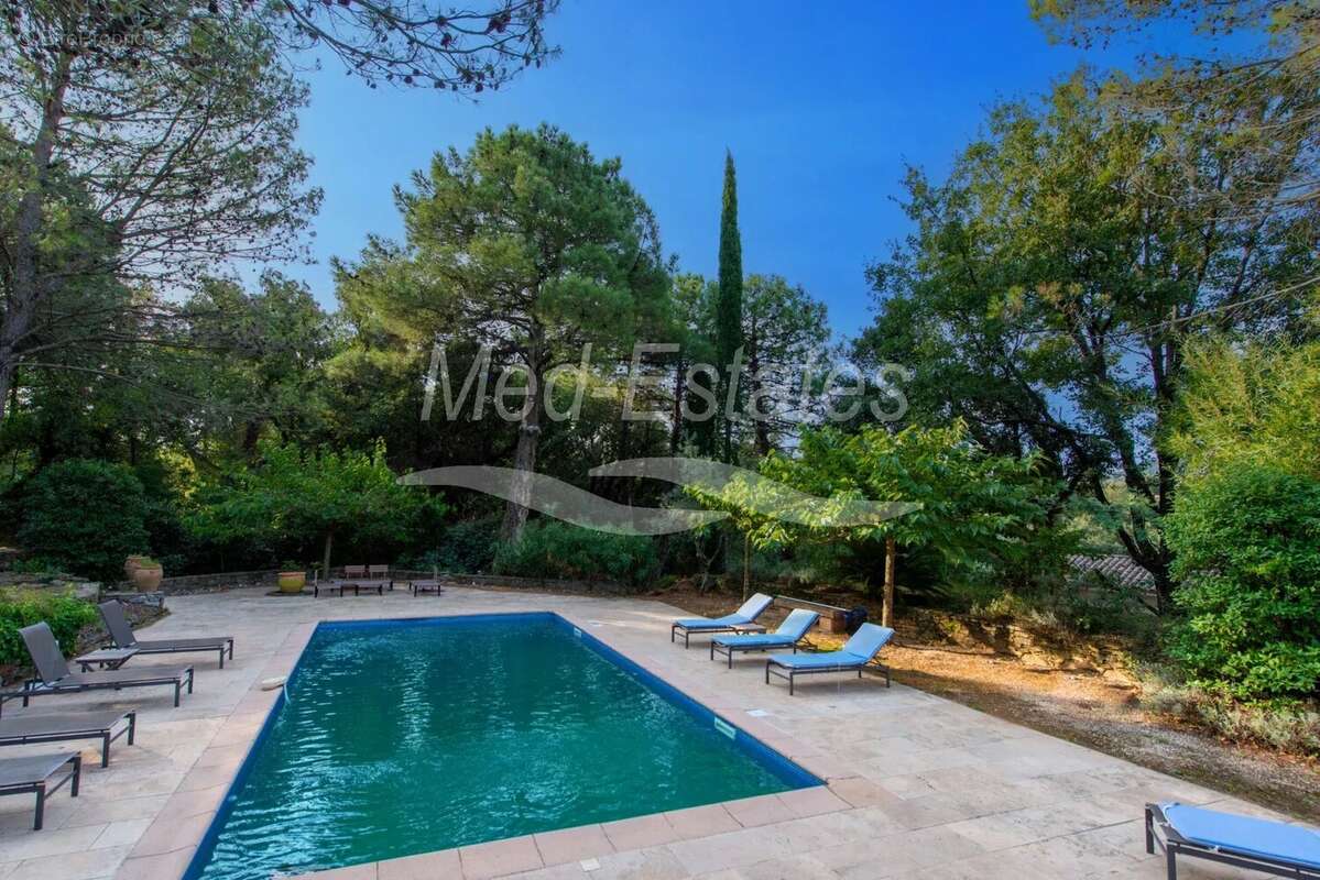 Maison à LA GARDE-FREINET