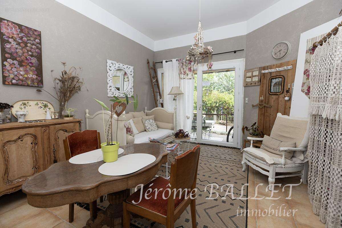 Maison 146 m² à Realmont  - photo 19