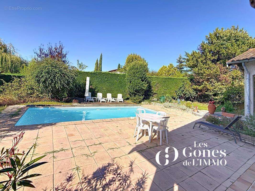 Maison à SAINT-GENIS-LES-OLLIERES