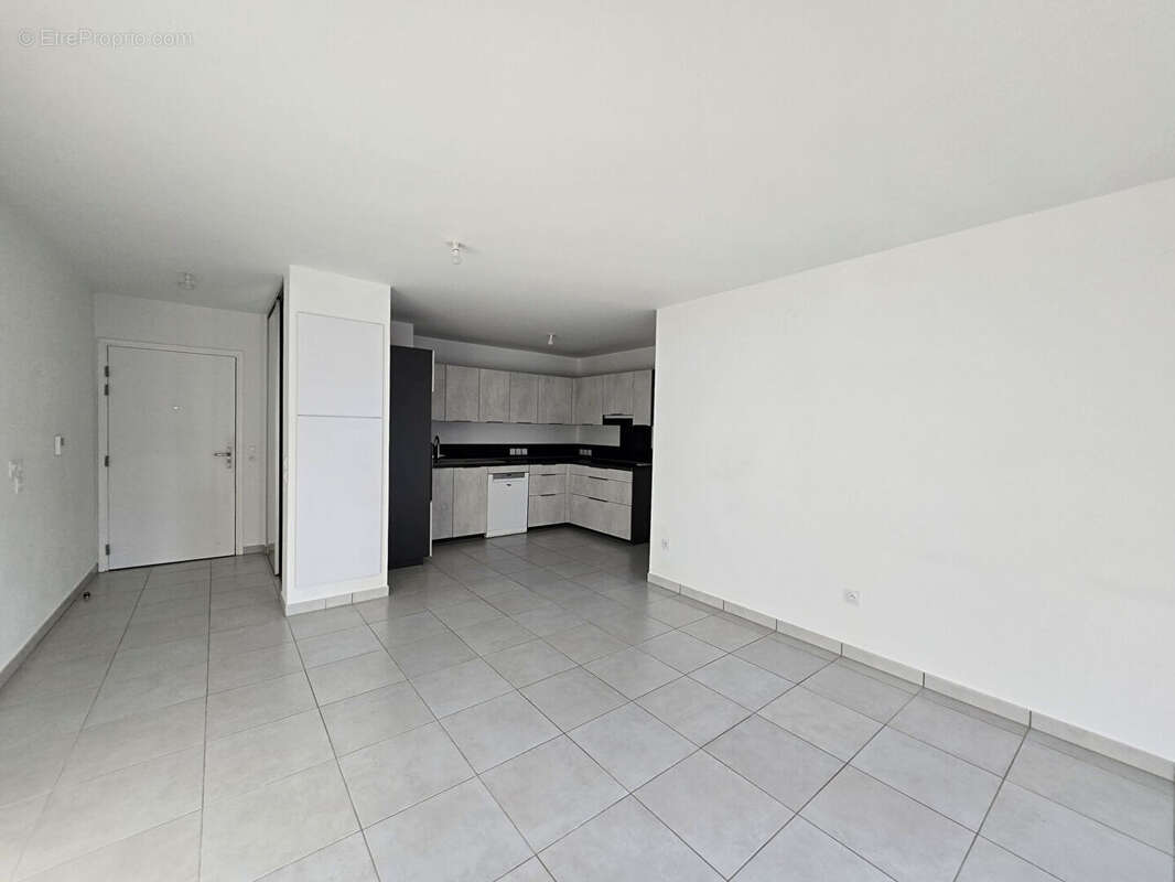 Appartement à SAINTE-GENEVIEVE-DES-BOIS