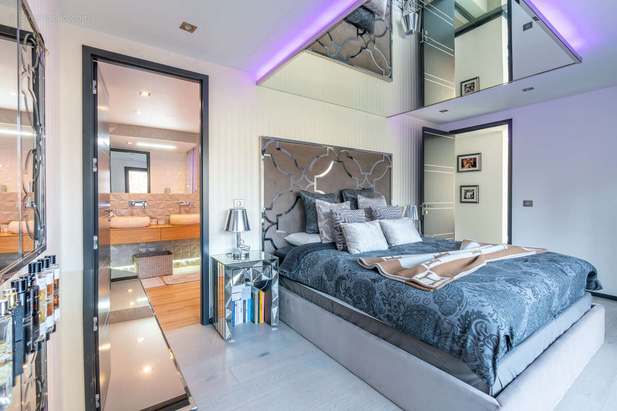 Maison à SAINT-MAUR-DES-FOSSES