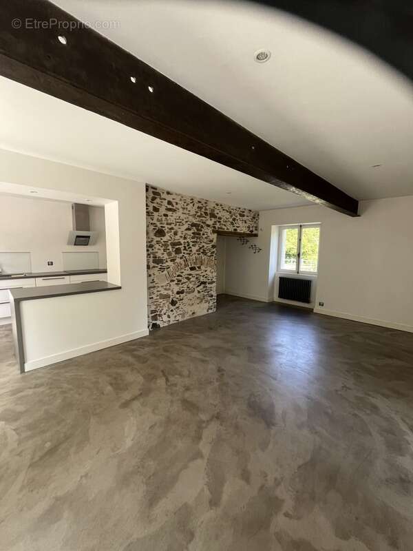 Maison à ROCHESERVIERE