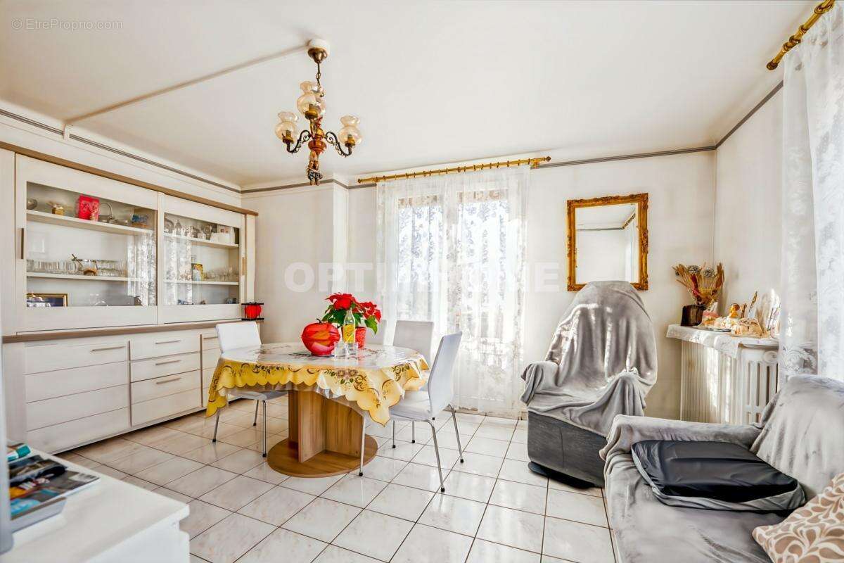Appartement à 3 pièces- Investissement - BOBIGNY (93) - photo 2