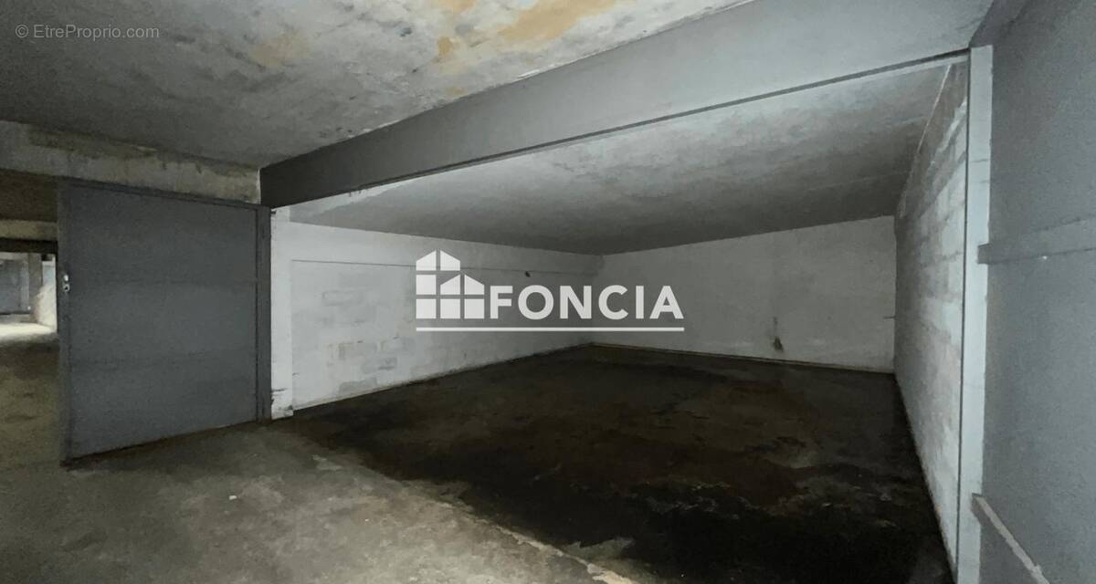 Parking à IVRY-SUR-SEINE