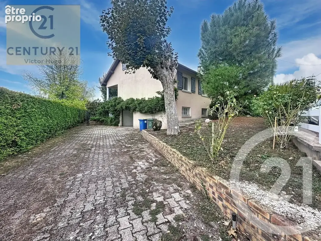 Maison 6 pièces 217 m² à vendre à Verneuil-Sur-Vienne (87430) - photo 2