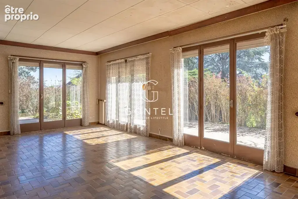 Saint-Cyr-au-Mont-d’Or – Maison de 229 m² à rénover, au calme et à proximité directe des commodités - photo 6