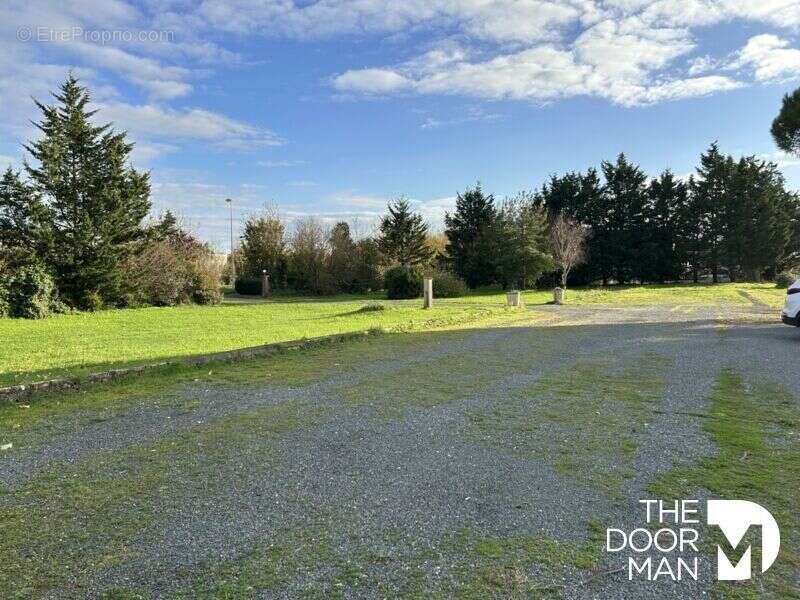 Commerce à SAINTE-SOULLE