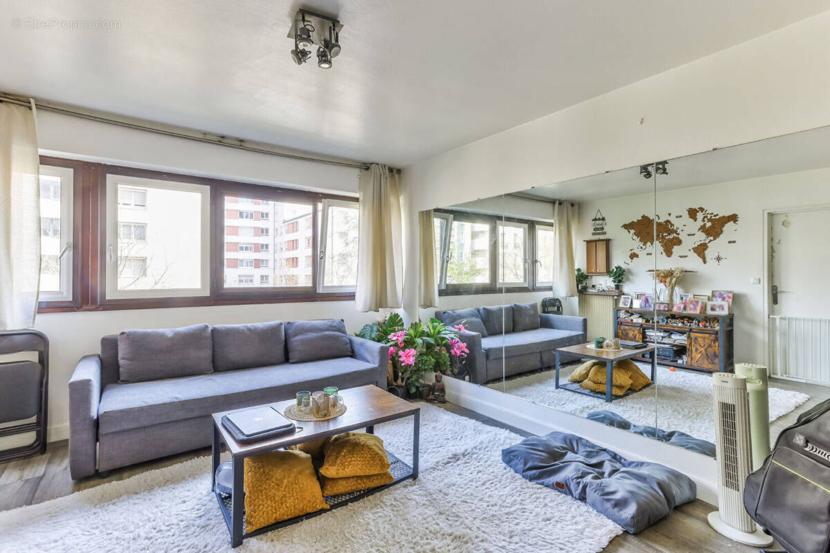 Appartement à PARIS-20E