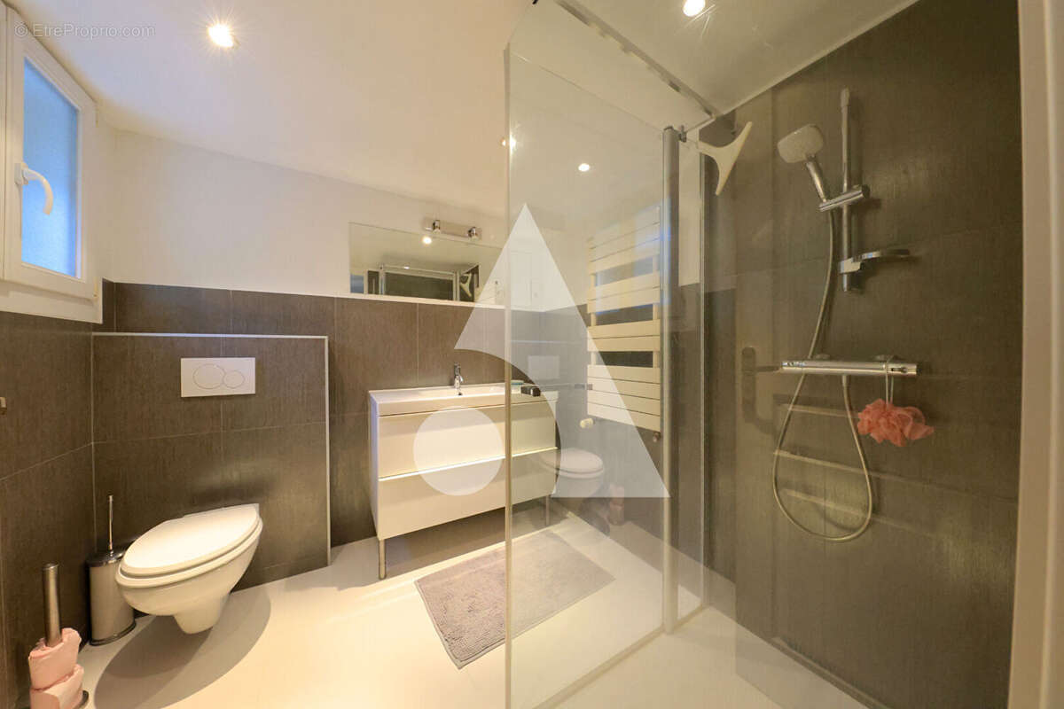 Maison à VIGNEUX-SUR-SEINE