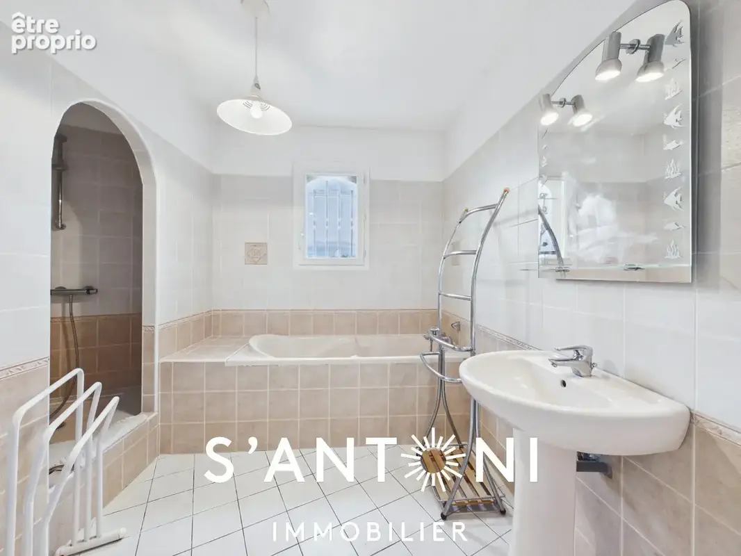 Portiragnes  villa plain-pied 136 m²  4 chambres  piscine chauffée  terrain 1 400 m²  dpe c/a - photo 15