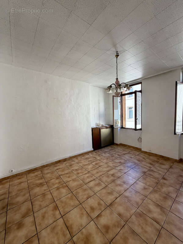 Appartement à MARSEILLE-1E