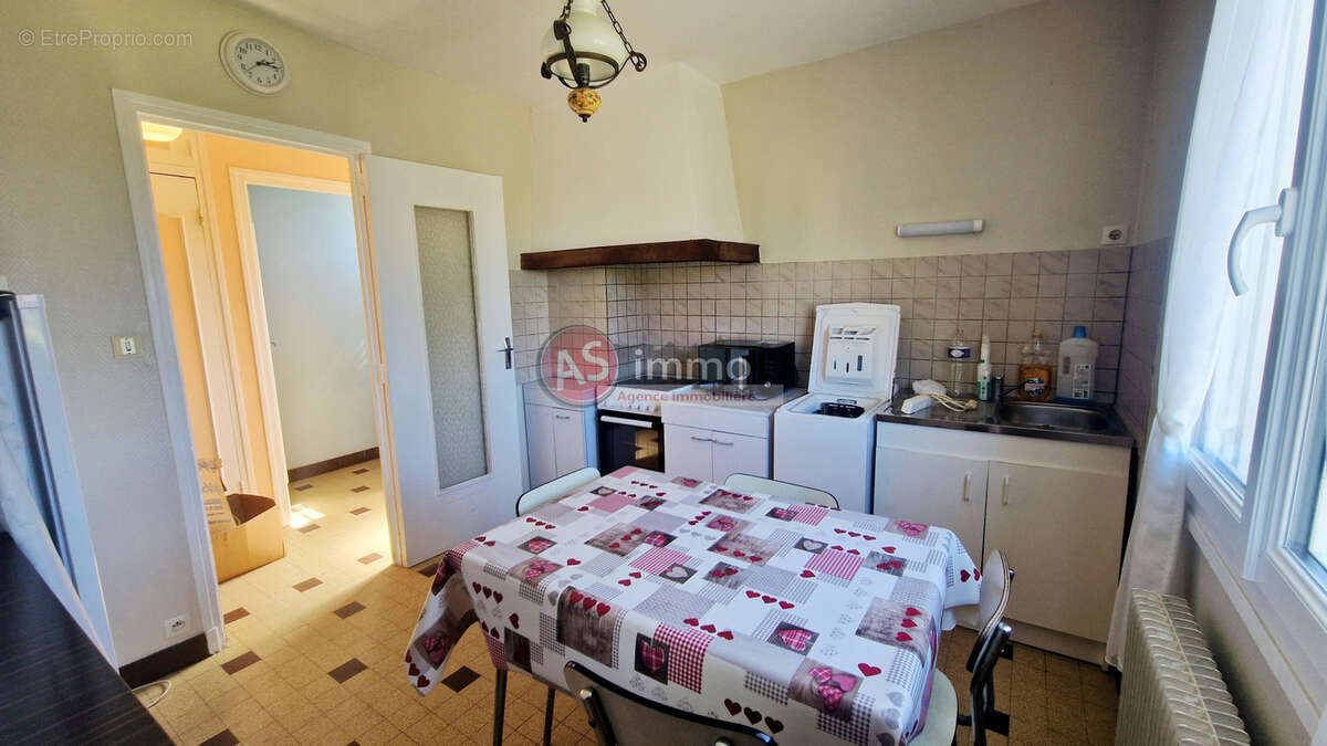 Maison à GREGES