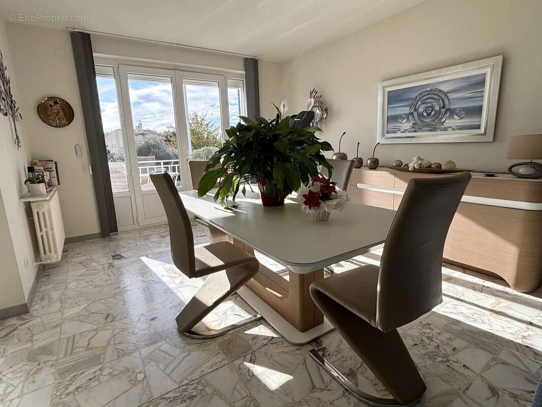 Maison à SAINT-MARTIN-DE-CRAU