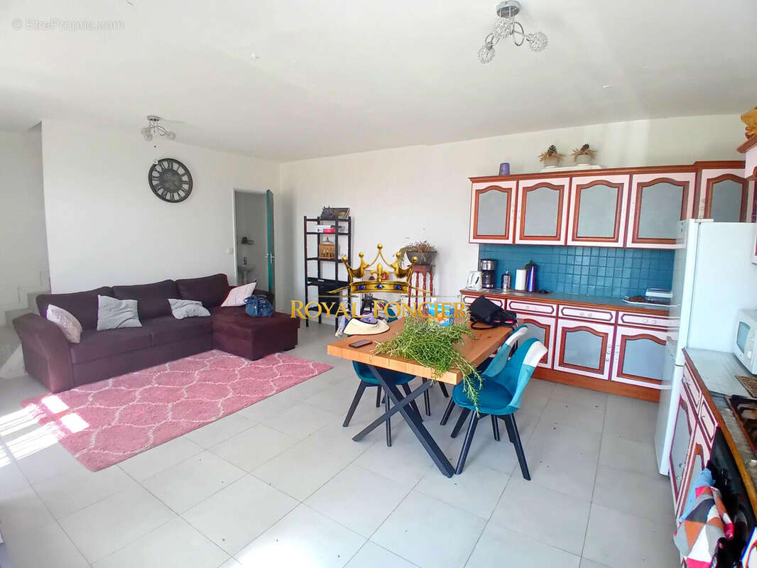 Maison 55 m² à Descartes  - photo 4