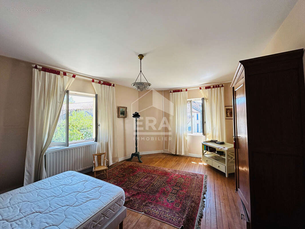 Maison à VIC-EN-BIGORRE