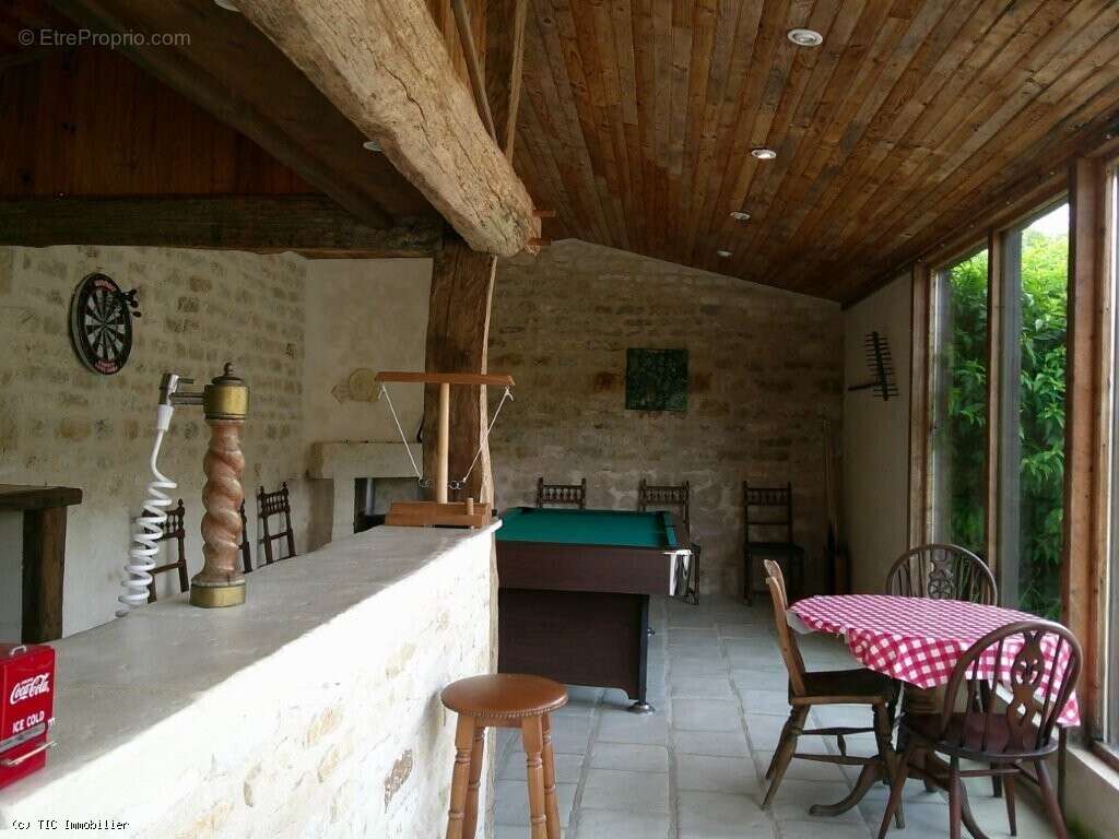 Maison à CHEF-BOUTONNE