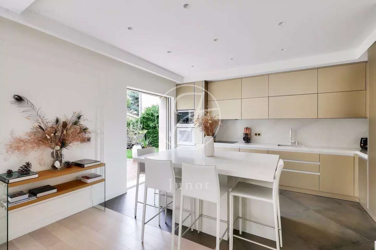 Maison à LE VESINET