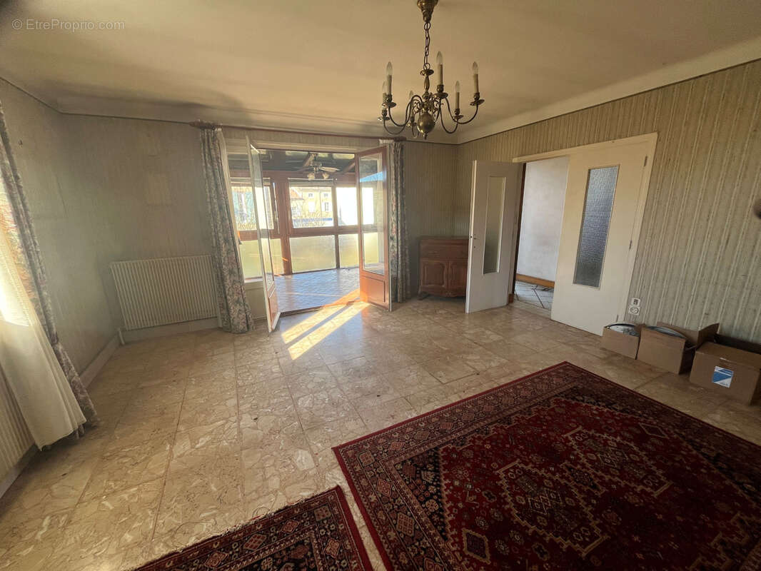 Cuisery: villa su sous-sol  tres proche commerces - photo 8