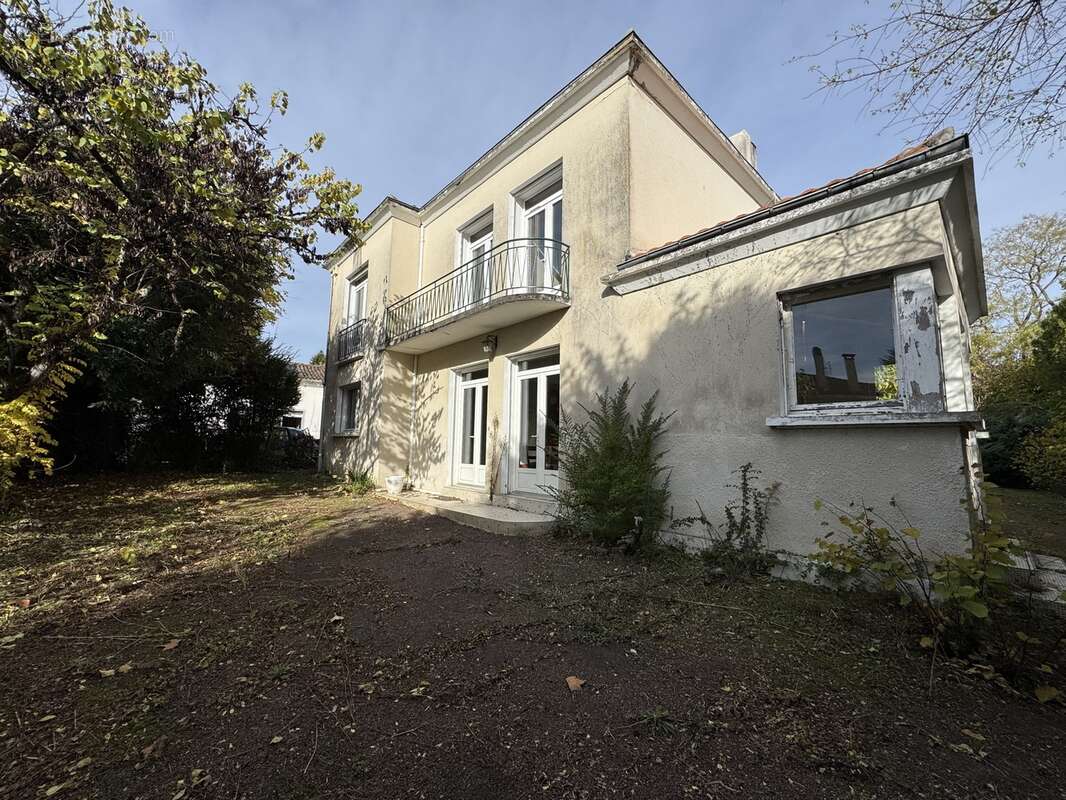 Maison à BLANZAC-PORCHERESSE