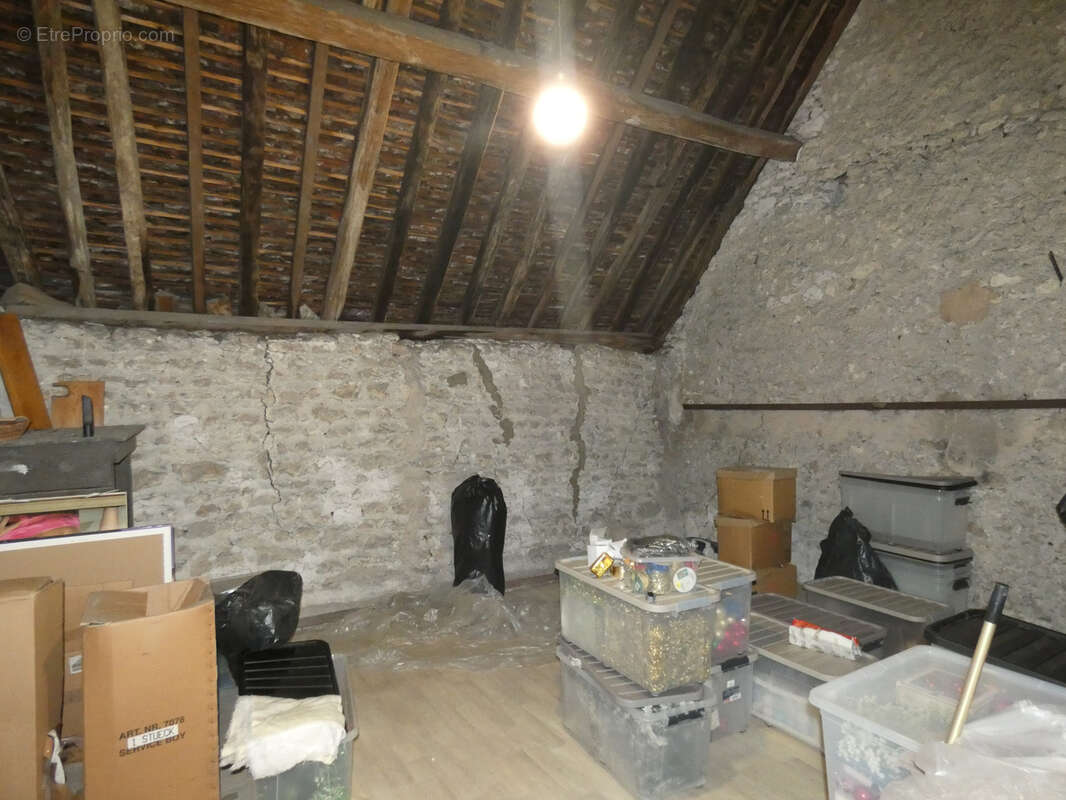 Maison à BRIENON-SUR-ARMANCON