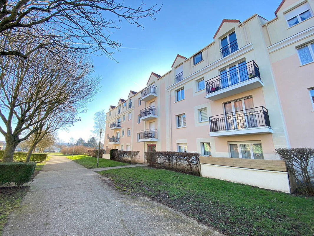 Appartement à VILLEPREUX