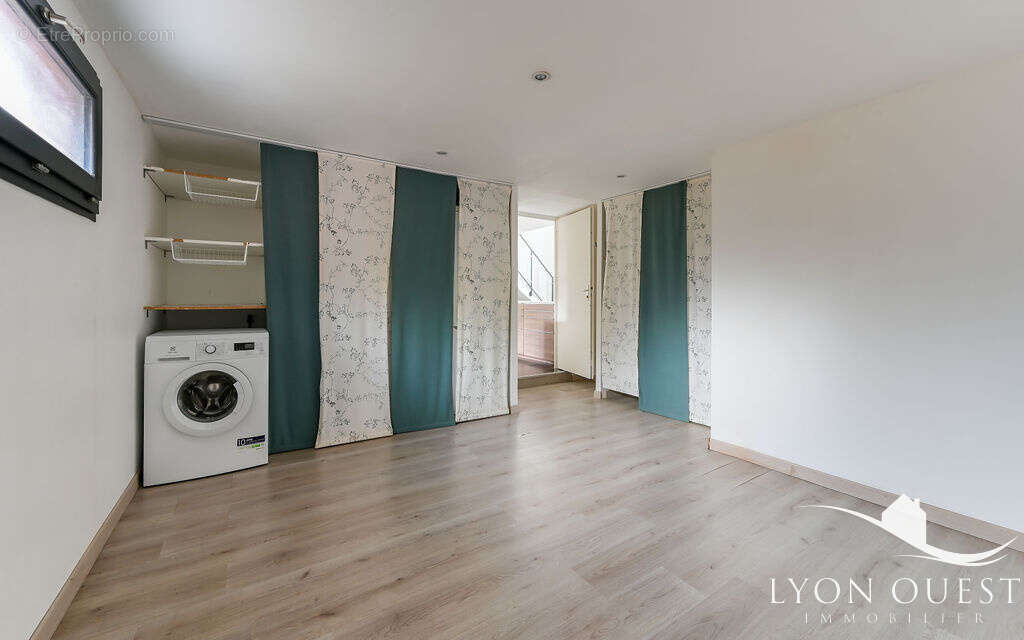 Appartement à CHARBONNIERES-LES-BAINS