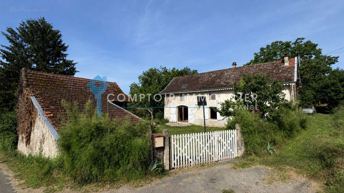 Maison à SAINT-CHEF