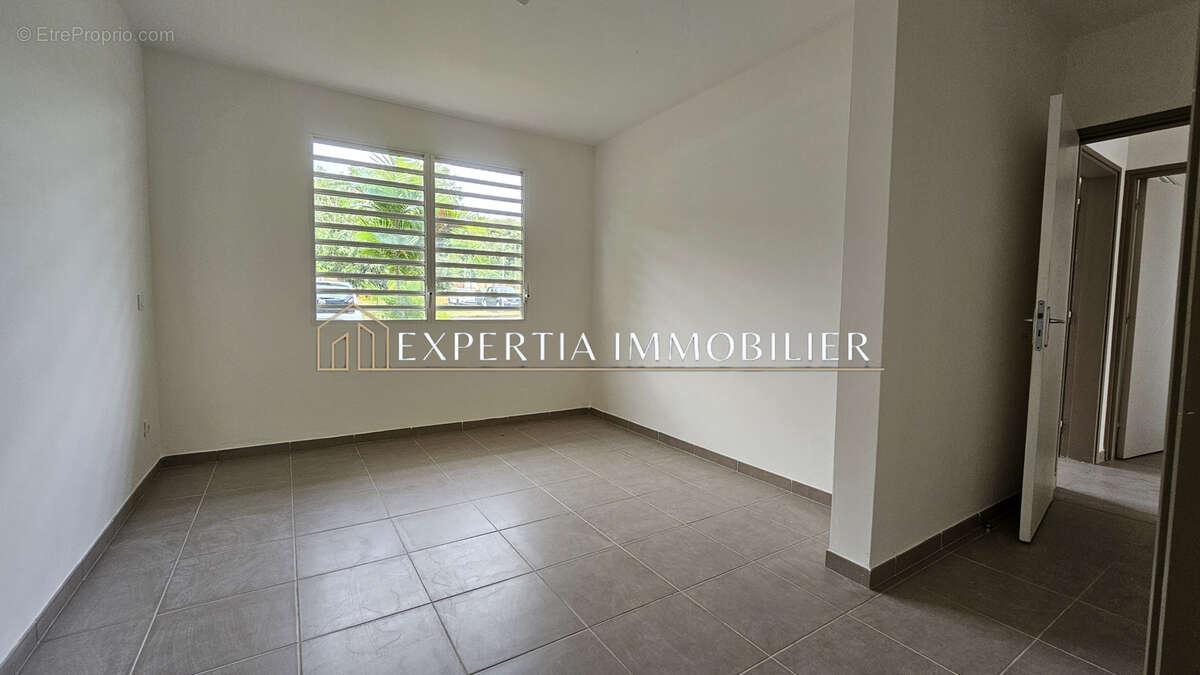 Appartement à REMIRE-MONTJOLY