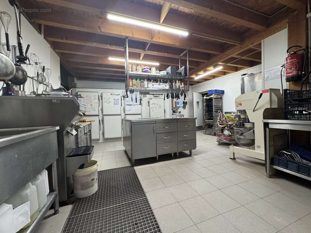 345 m² à Le Cheix  - photo 6