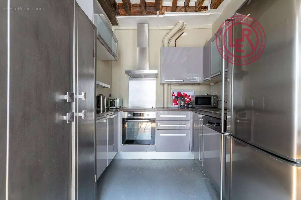 Appartement à PARIS-3E