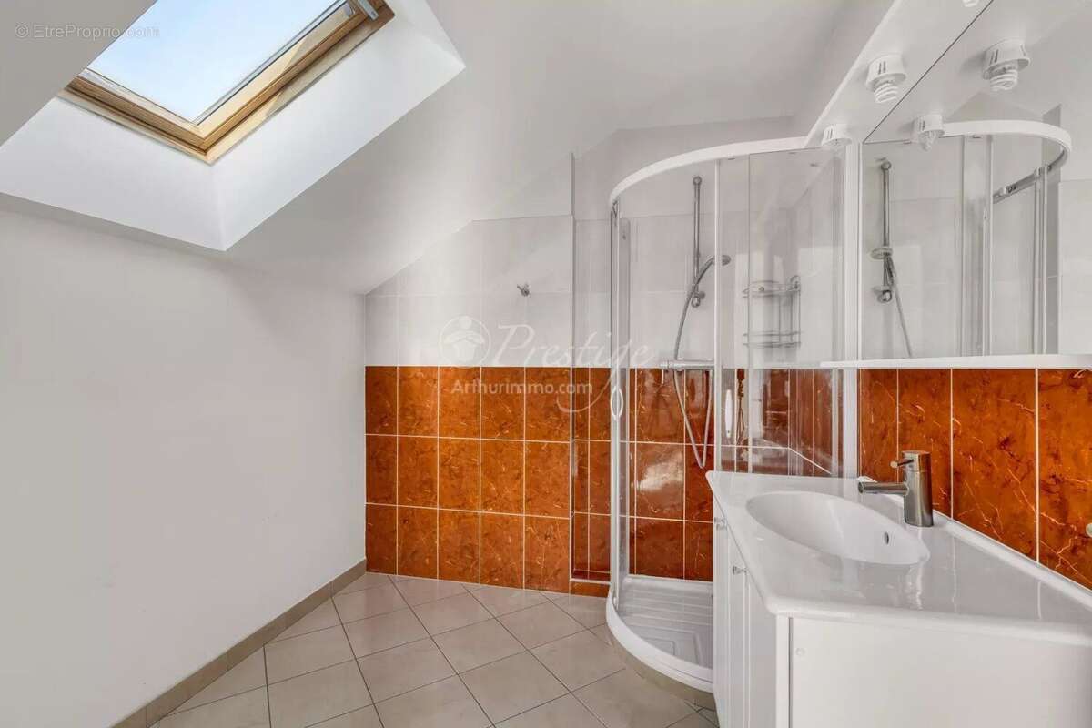 Maison à BRISON-SAINT-INNOCENT