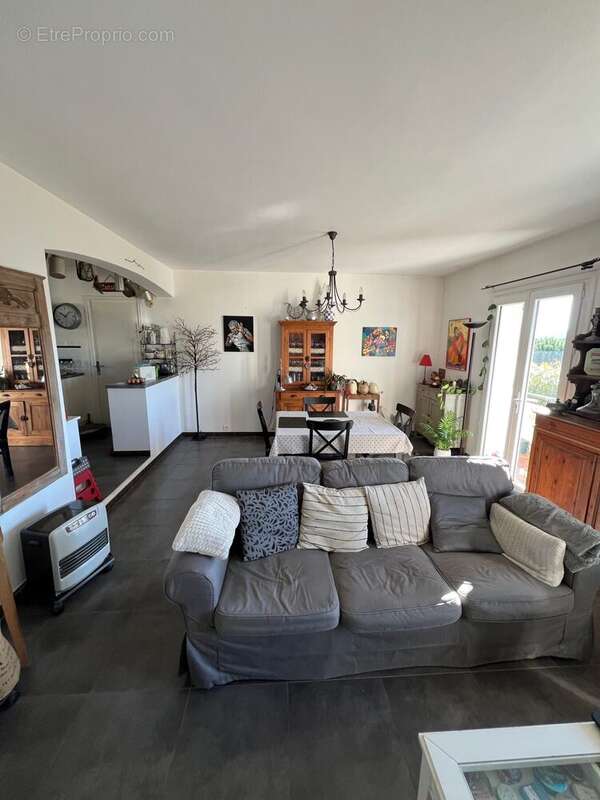 séjour - Maison à PLAN-DE-LA-TOUR