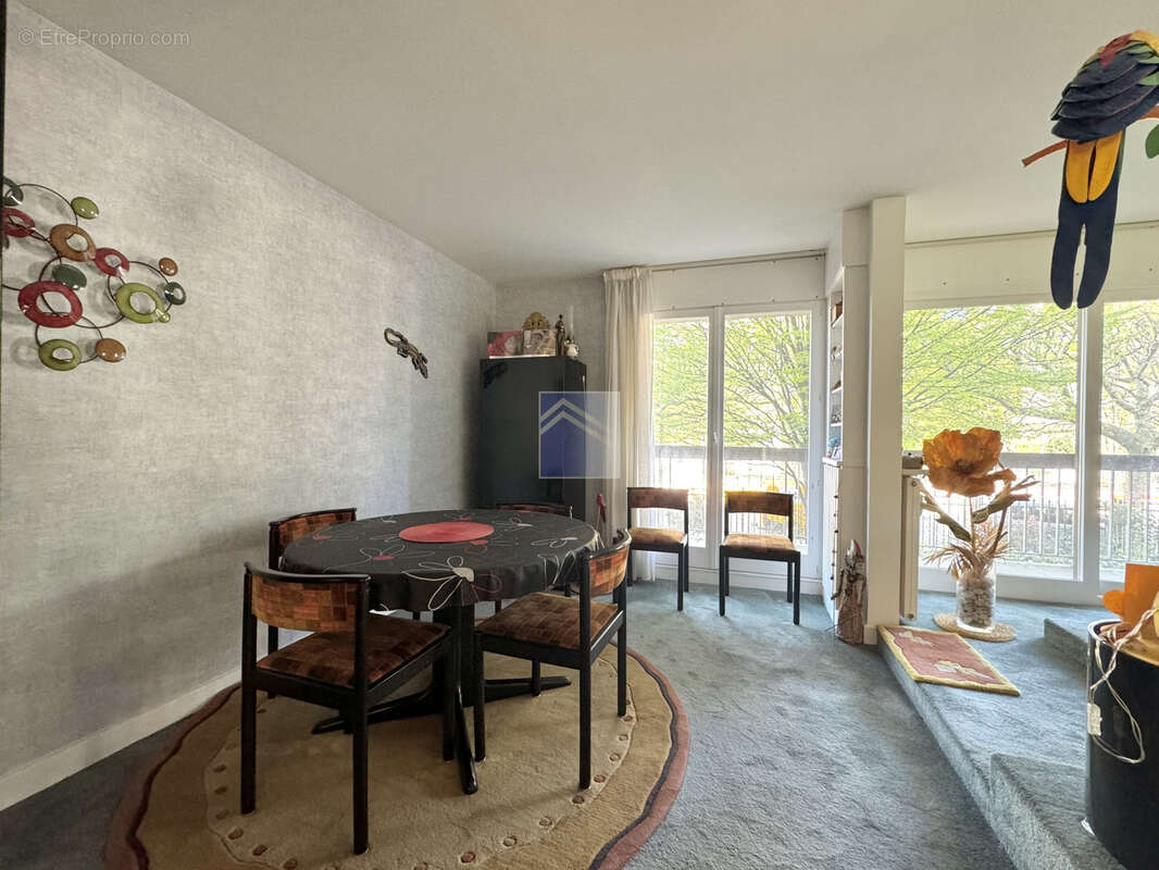 Appartement à COURBEVOIE