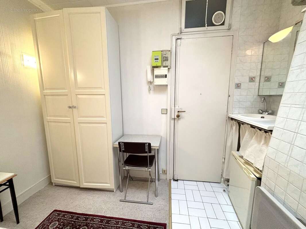 Paris 17eme pereire / place pereire studette  au 6eme et dernier etage  avec belle vue degagee - photo 9