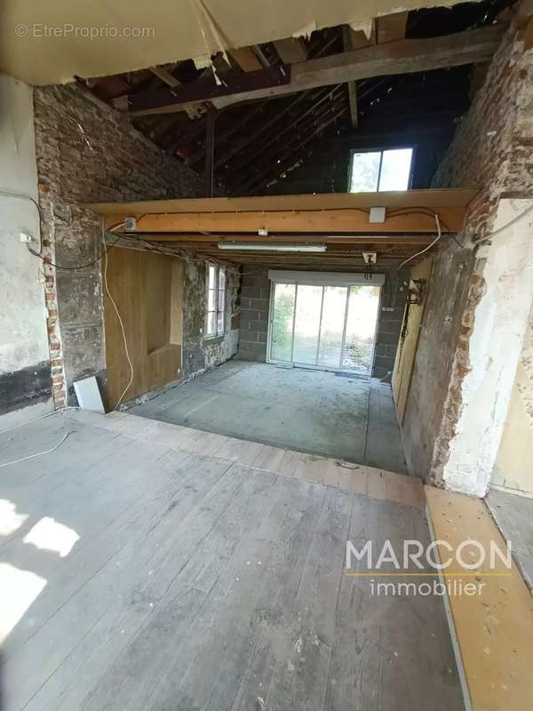 Maison à SAINT-MEDARD-LA-ROCHETTE