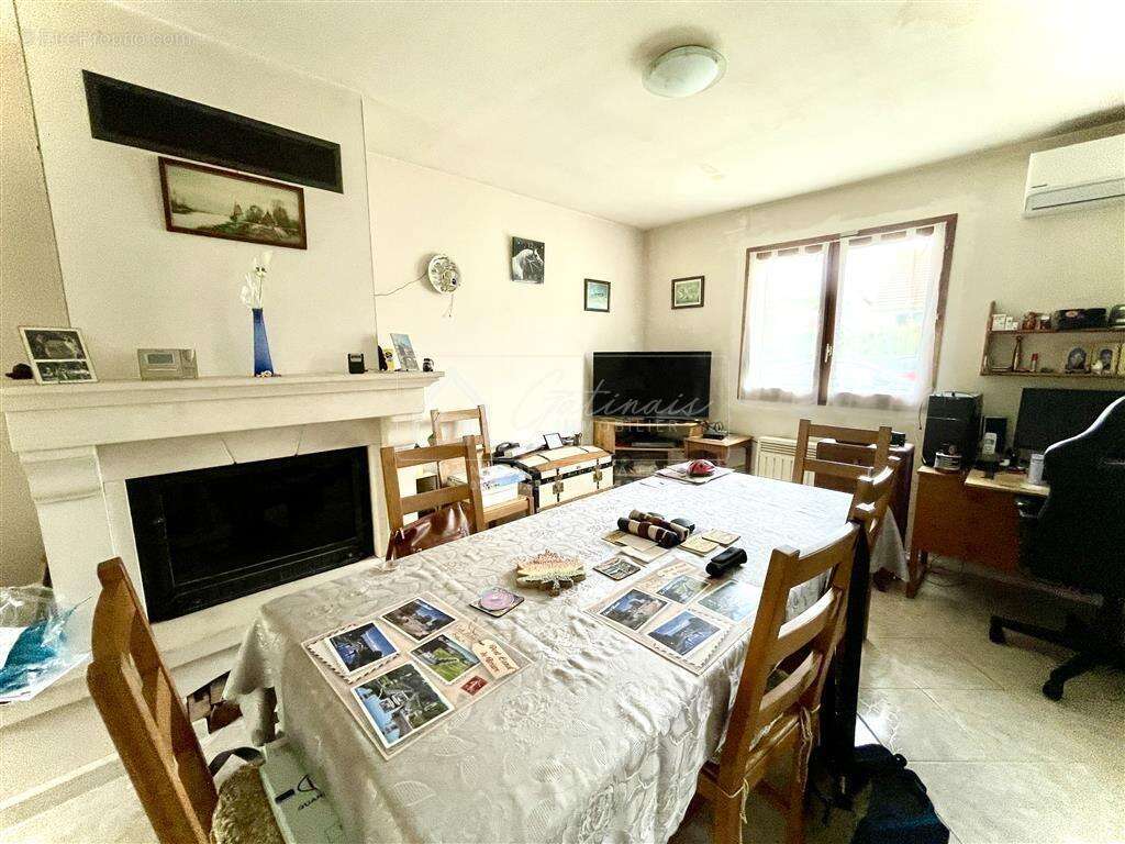 Maison à LA CHAPELLE-LA-REINE